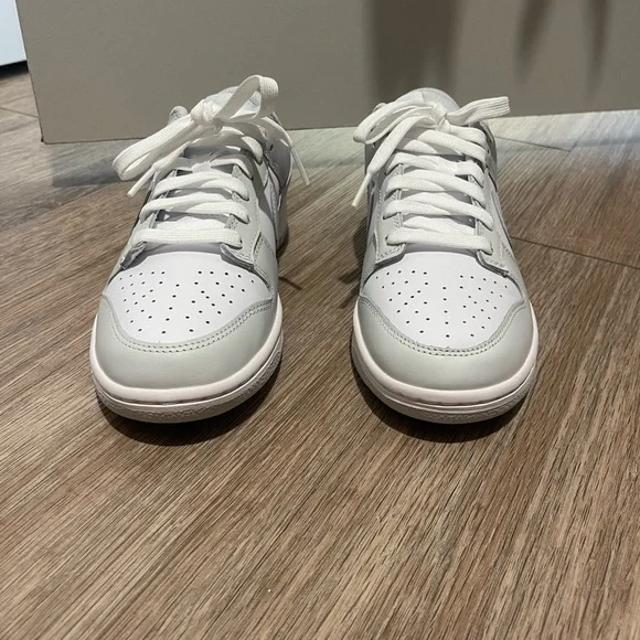 Nike Dunks - Picture 5 of 6